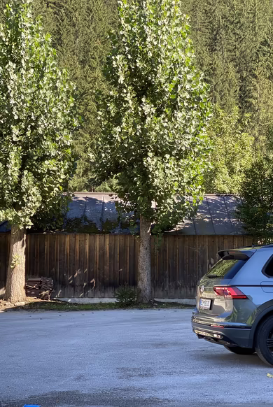 Parkplatz der Pension Eberharter in Mayrhofen
